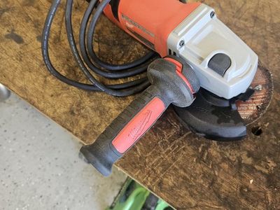 Milwaukee 6117-33D 5" Corded Grinder