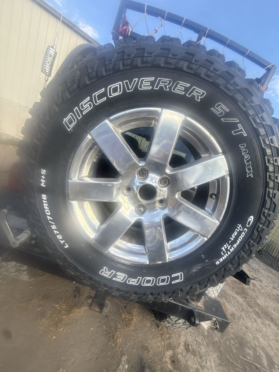 Cooper Discoverer S/T Maxx LT275/70R18 Off-Road Tire & Wheel M+S Rated