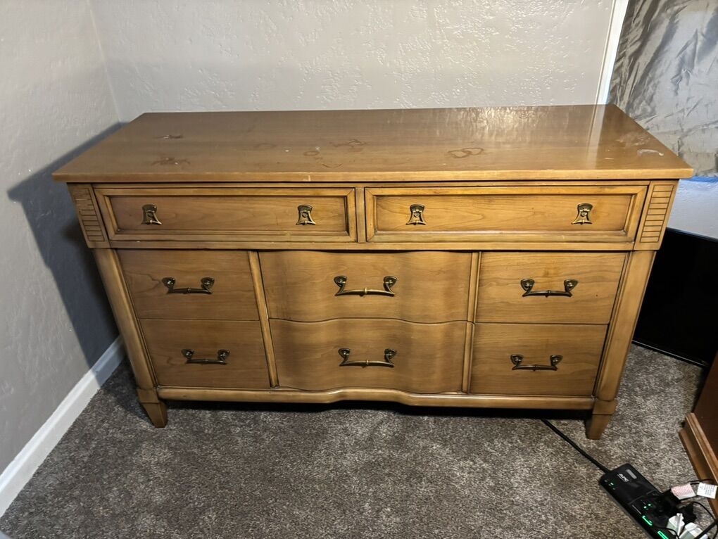 Kent Coffey Lancia Vintage Dresser