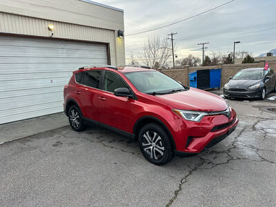 2017 TOYOTA RAV4 LE