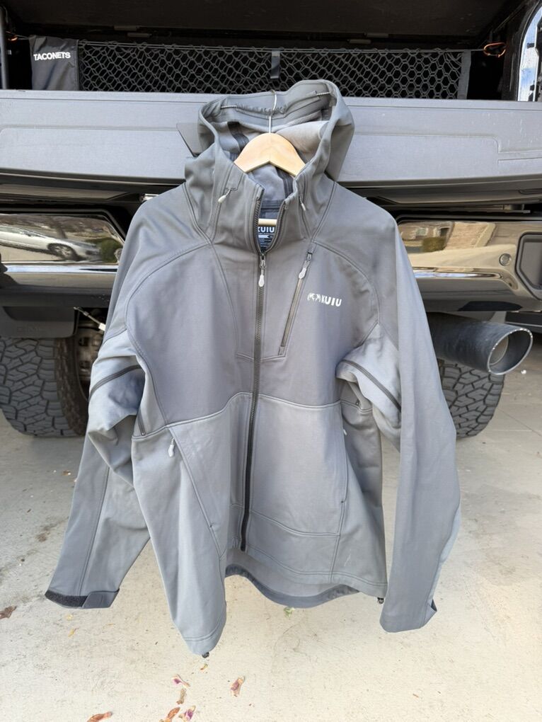 Kuiu Axis Softshell Jacket