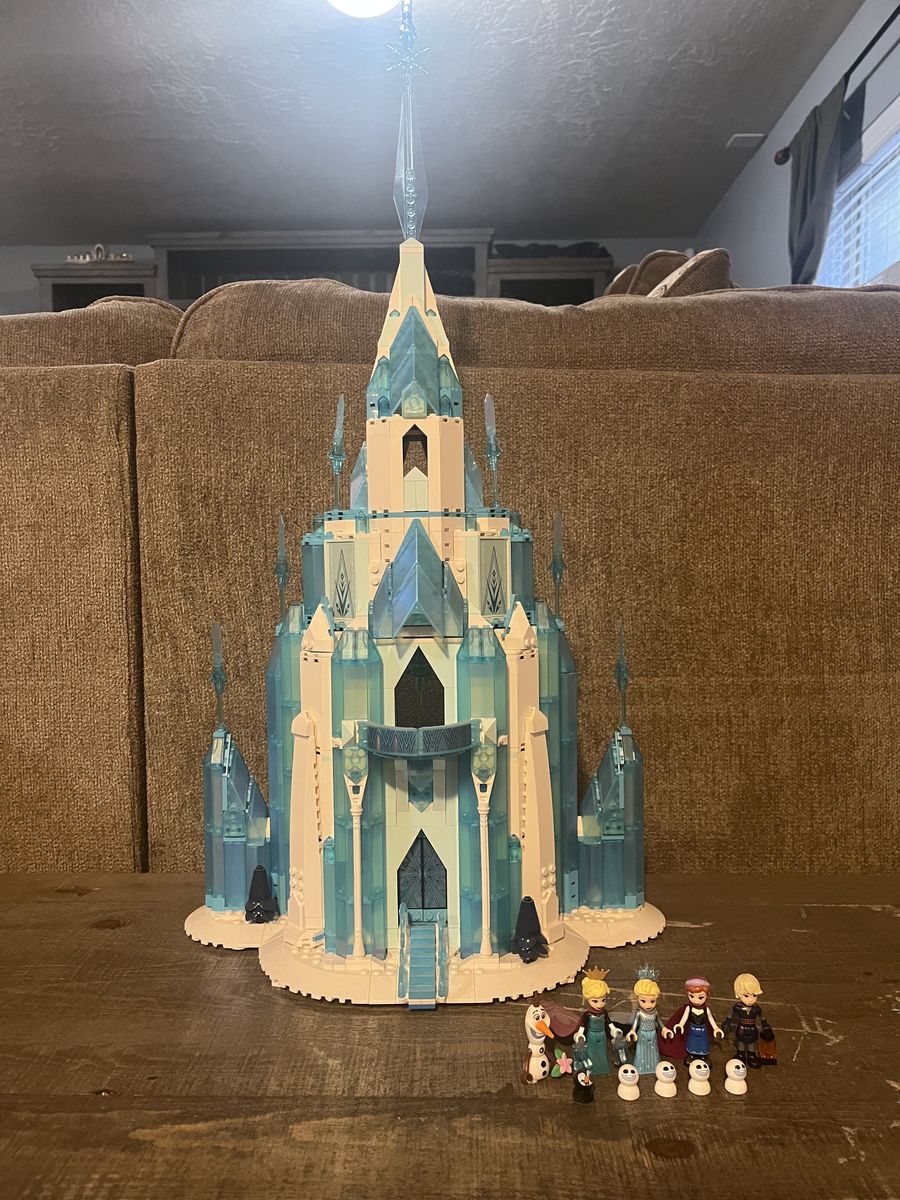 LEGO Disney Frozen Ice Castle 43197