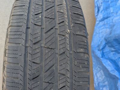 One 235/65R18 Cooper Discoverer SRX tire