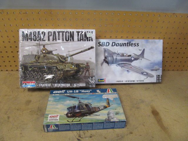 Military plastic models