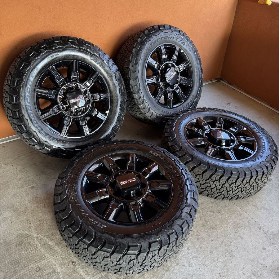 Brand new 2026 gmc sierra AT4 2500 HD wheels and tires