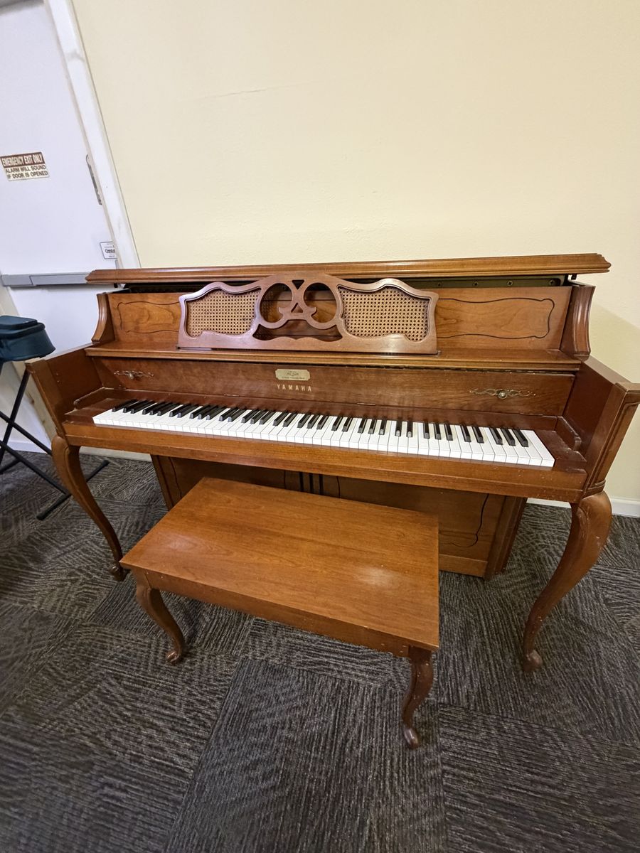 YAMAHA USED Console Decorator Piano Maple French
