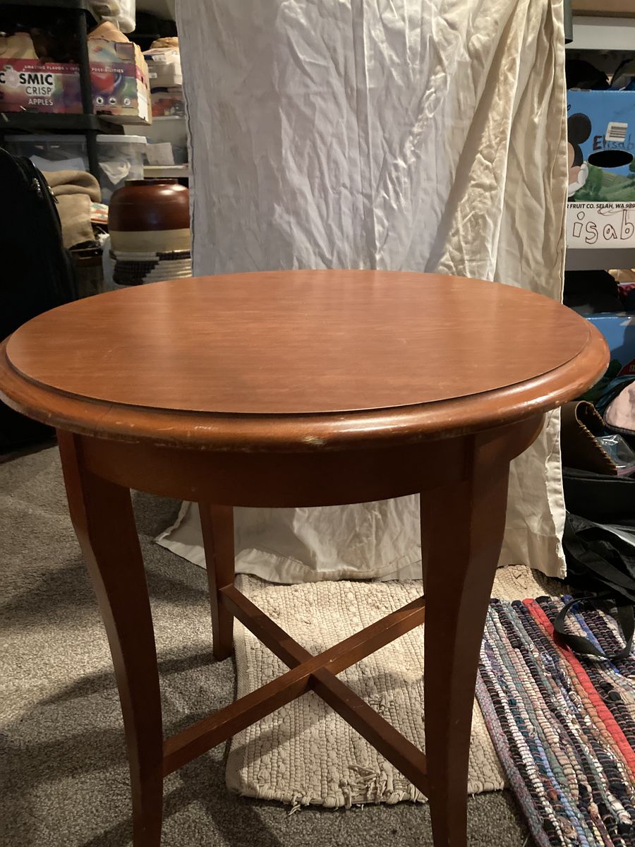 Wood round end table