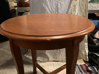Wood round end table