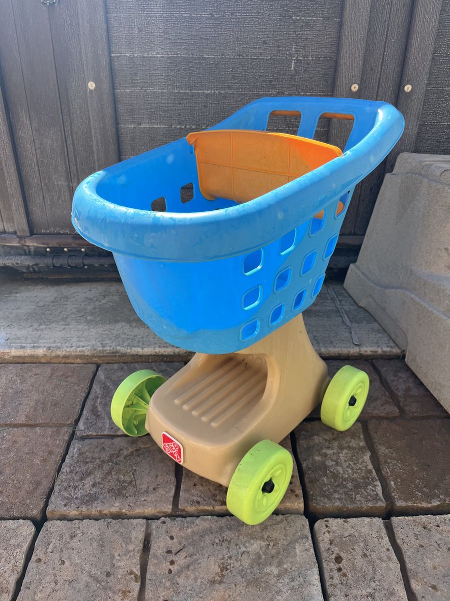 Kids step 2 push shopping cart