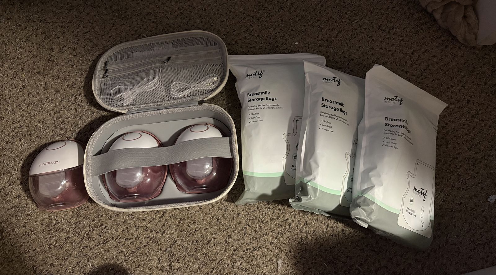 MomCozy cordless breastpump And Milk Storage Bags