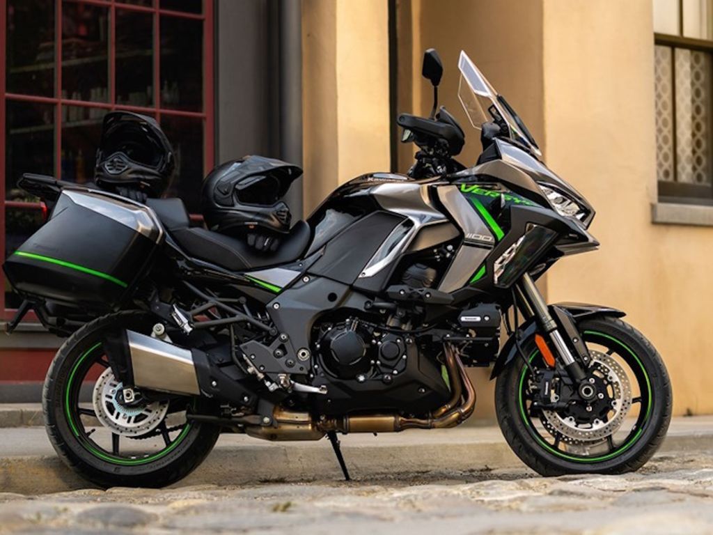 2025 Kawasaki Versys® 1100 SE LT ABS