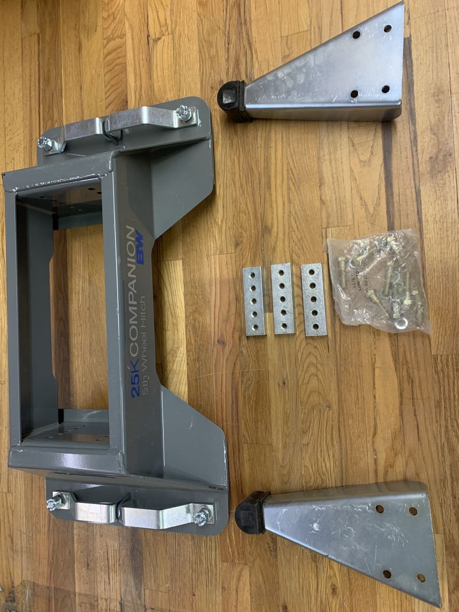 B&W 25K Companion 5th Wheel Hitch Base Kit (Fits Ford Puck System) B&W RVB3305