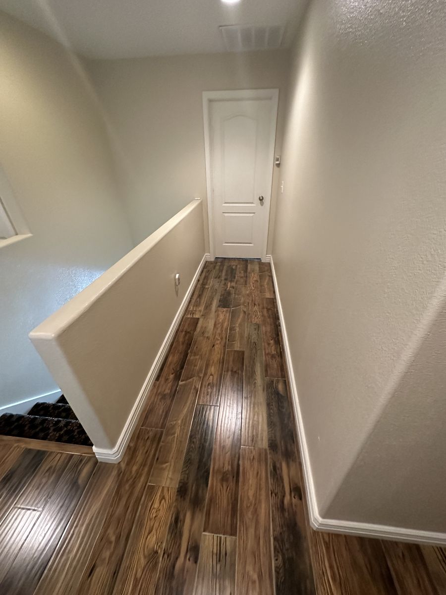 Main image 6