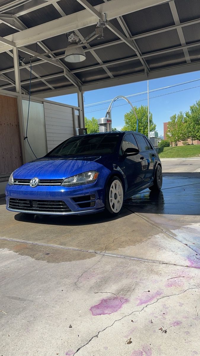 2017 Volkswagen Golf R 