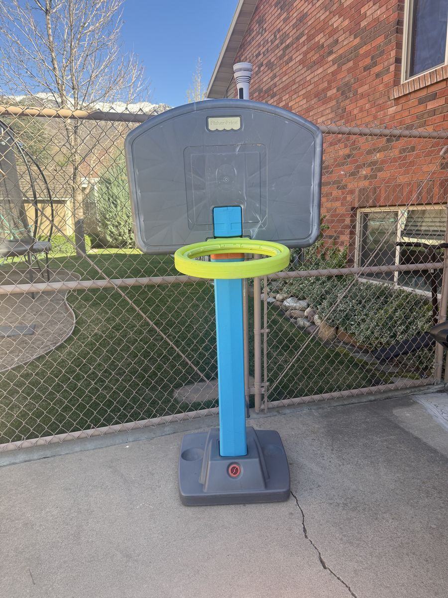 Little Tikes Mini Basketball Hoop