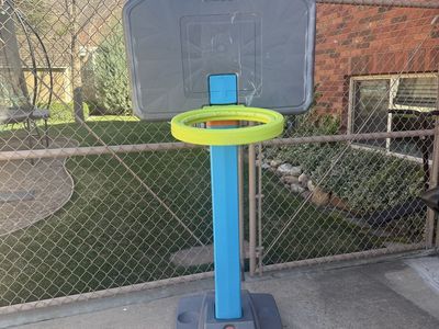 Little Tikes Mini Basketball Hoop