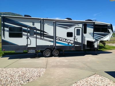 2021 Heartland Cyclone 3413 5th Wheel