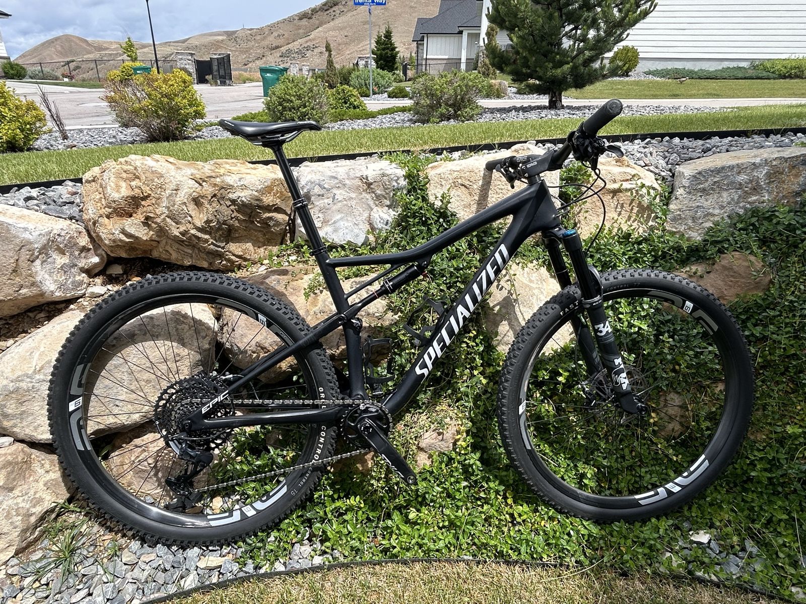 Specialized Epic Comp Mountain Bike - Full Suspension, Carbon Frame, SRAM GX Eagle, Size Large.
