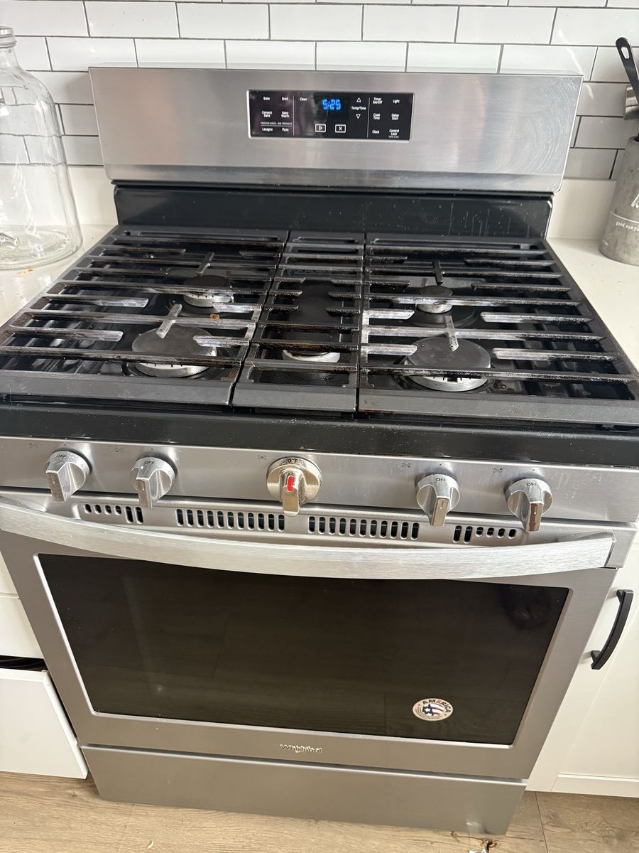 Whirlpool Stainless Steel Gas Range Oven with 5 Burners - Used, Good Condition