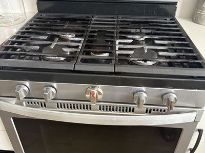 Whirlpool Stainless Steel Gas Range Oven with 5 Burners - Used, Good Condition