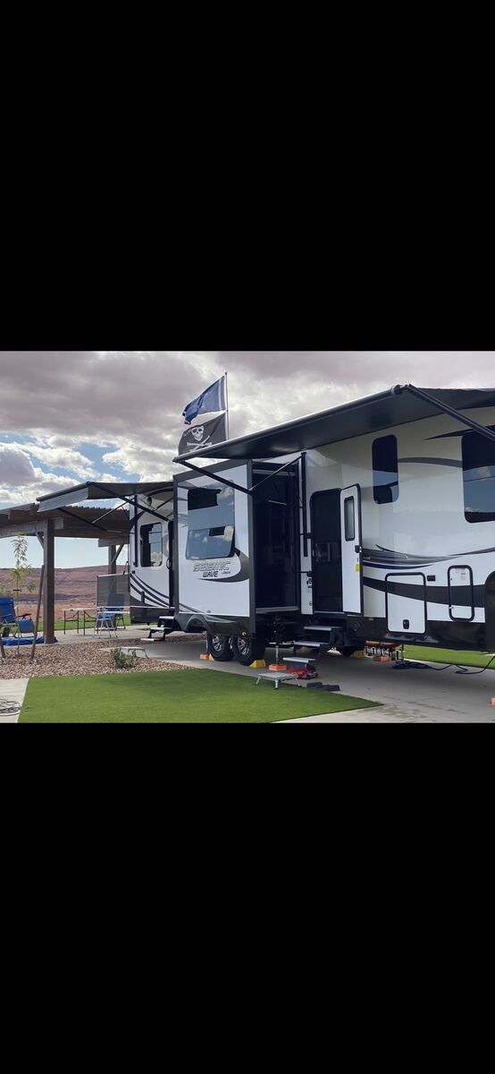 Jayco Seismic Wave Toy Hauler 5th Wheel