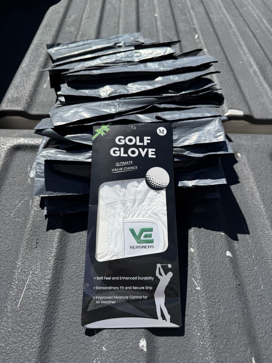 Men’s Left-Hand Golf Glove – Medium (25 Available)