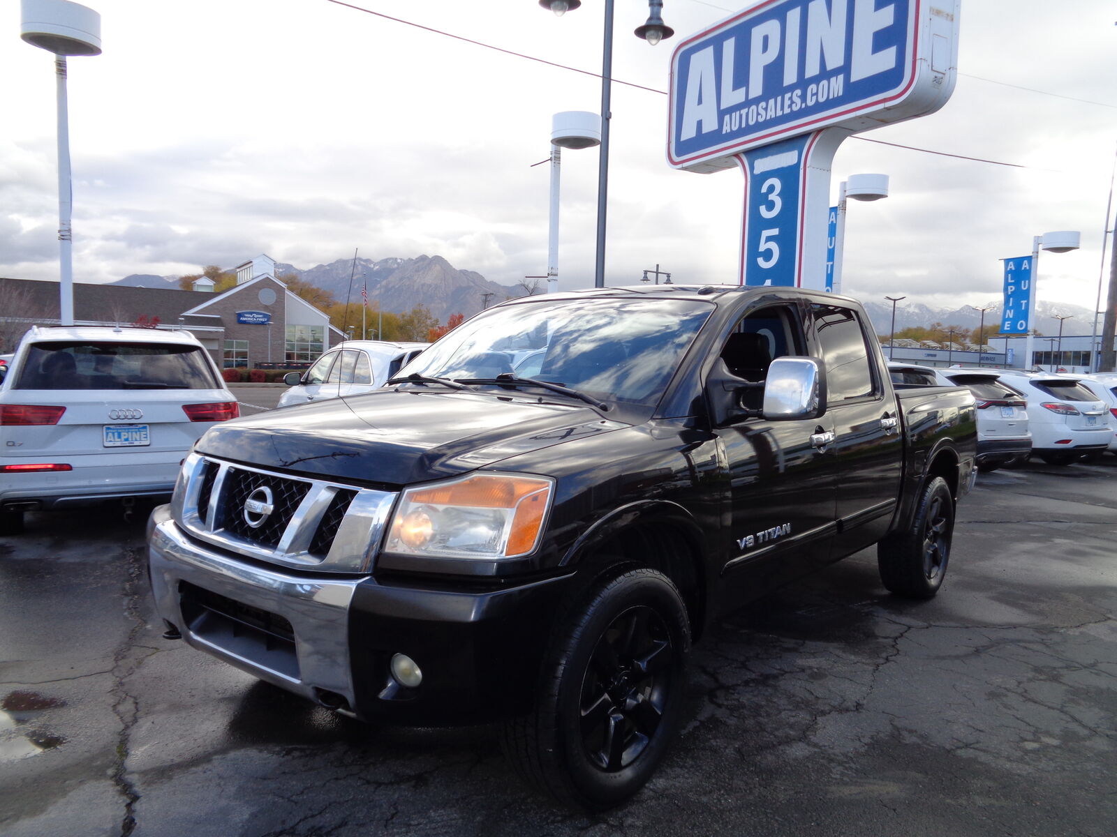 2010 NISSAN TITAN LE