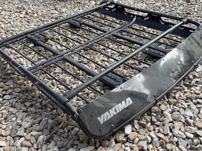 Yakima cargo roof rack w/ matching net
