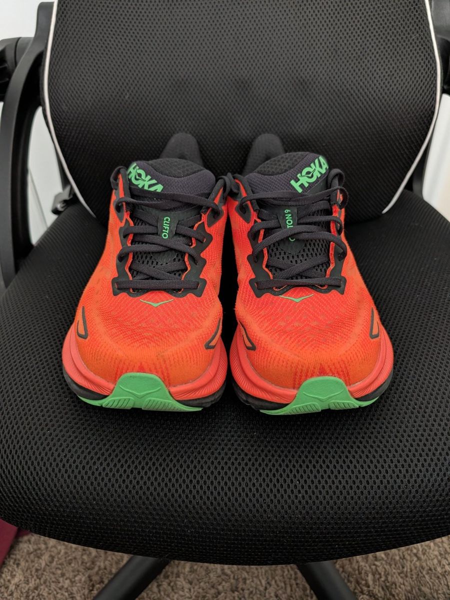 Hoka Clifton 9 men's size 9