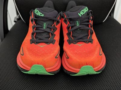 Hoka Clifton 9 men's size 9