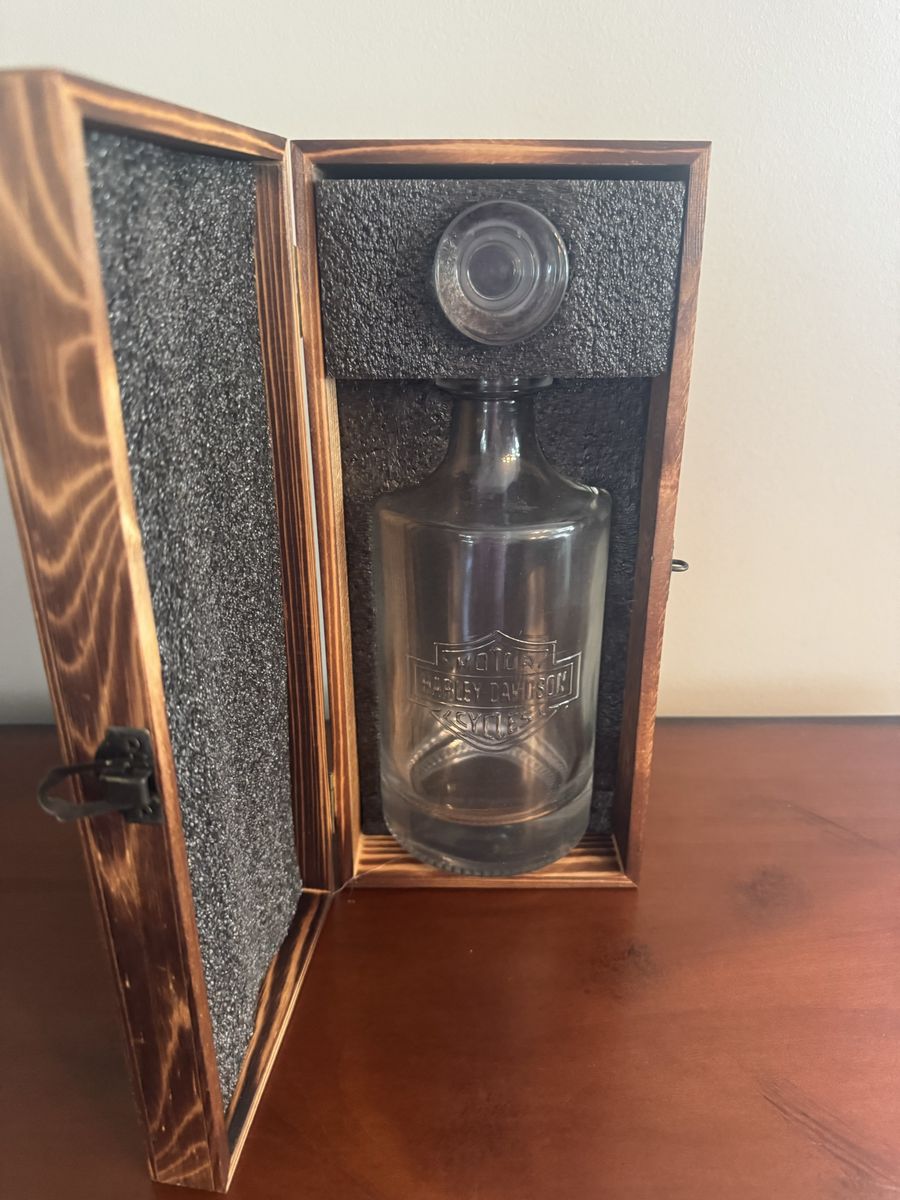 Harley-Davidson Logo Glass Decanter in Wooden Box