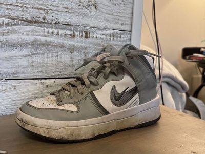 Nike Dunk High “Light Smoke Grey” – Youth Size 7