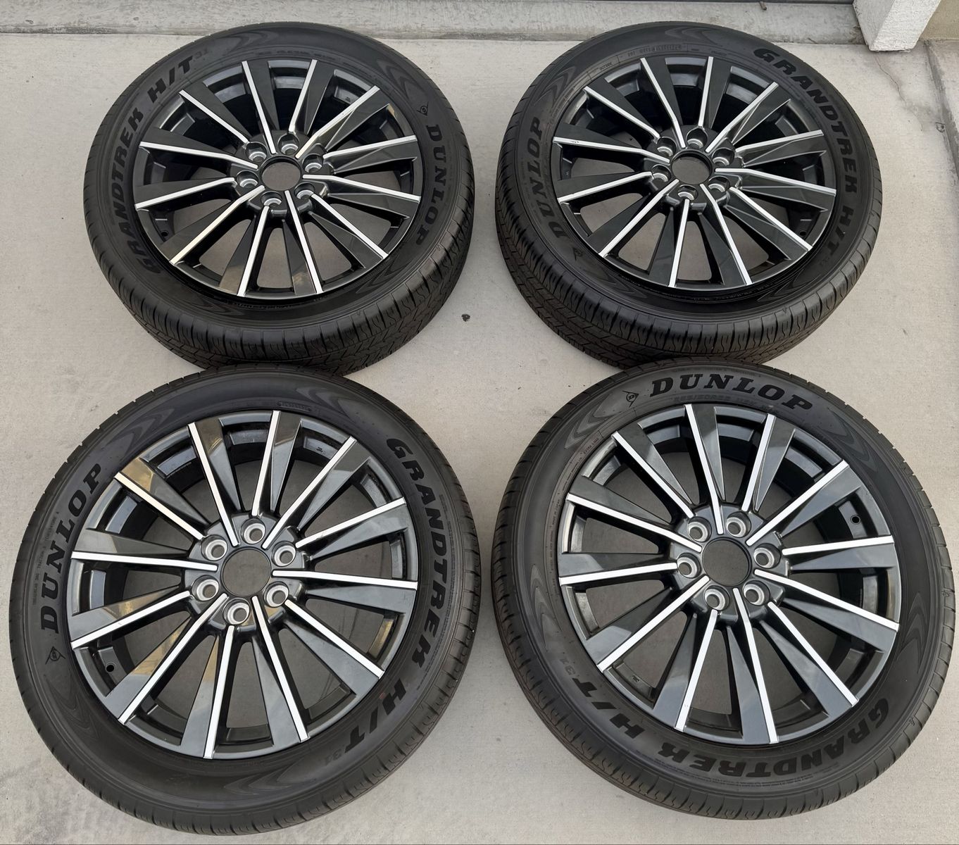 NEW 2026 Lexus GX550 22” OEM wheels and Dunlop tires, 265/50/R22 