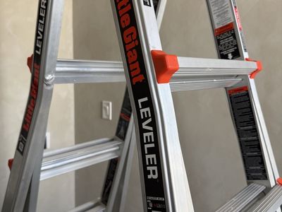 Little Giant Leveler 2.0 M26 25ft Ladder + Little Giant Plank. Used for 1 paint job.