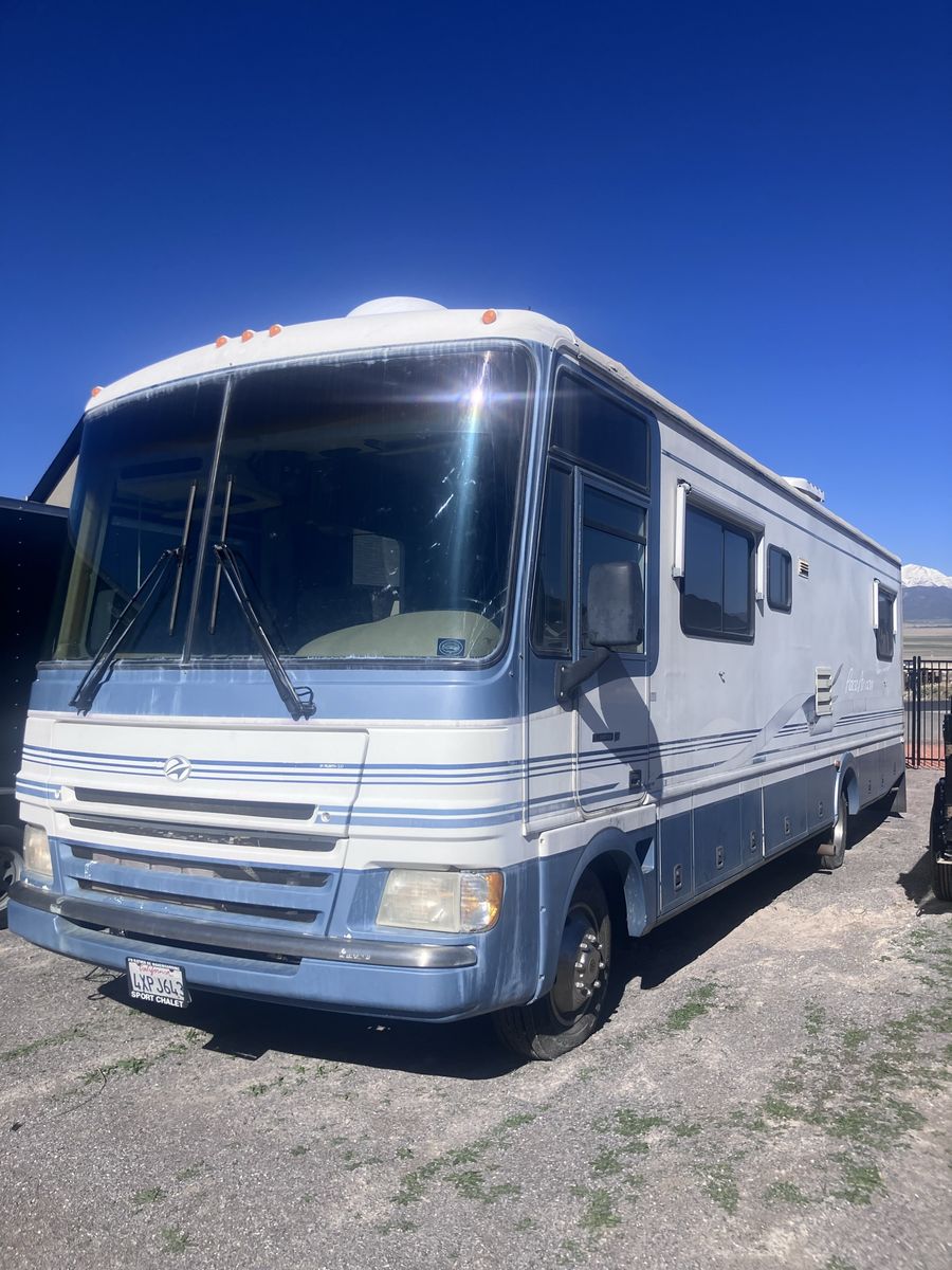 1999 PaceArrow motor home, 33G