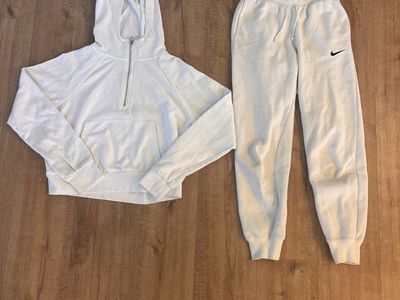 Cute white Nike sweat set