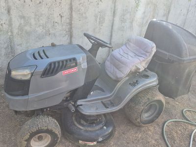 Craftsman LT1500 Riding Lawnmower