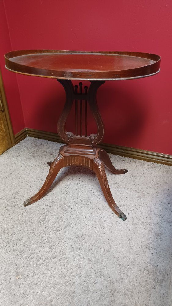 Duncan Phyfe / Regency Revival style side table 26" tall, top is oval 24"x18" approx.