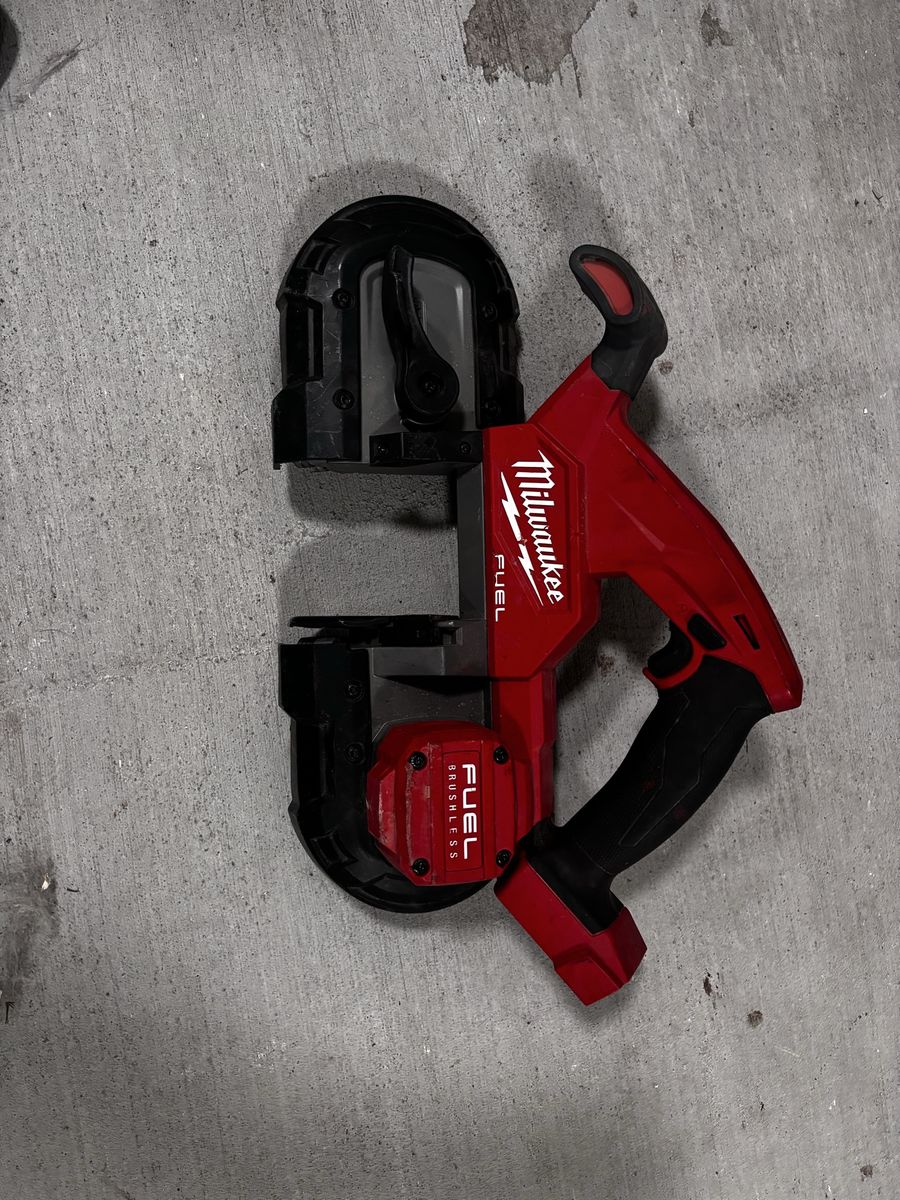 Milwaukee FUEL M18 Brushless Cordless Compact Band Saw - 35-3/8 one battery