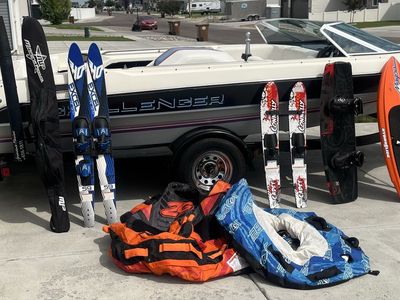 Bayliner Challenger Ski Boat Package