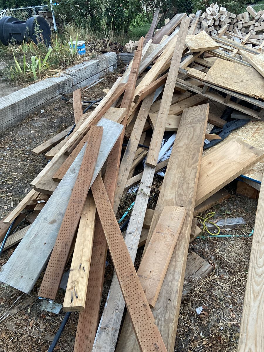 Free wood, pallets and osb