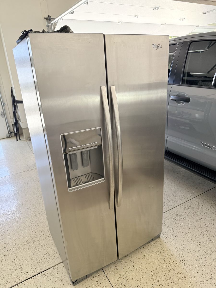 Whirlpool GSC25C4EYY03 Side-by-Side Refrigerator - Stainless Steel with Ice/Water Dispenser (ice and water need repair)