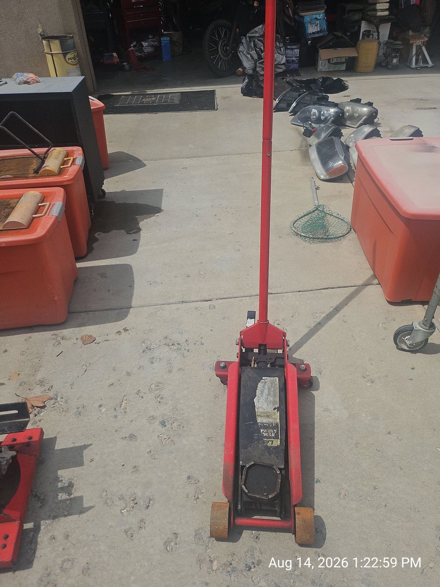 Larin 3 1/2 ton Professional Hydraulic Floor Jack Red
