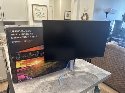 27" LG UHD 4K IPS HDR USB-C Monitor