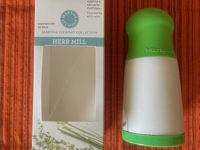 Martha Stewart HERB MILL Grinder Kitchen Tool, NEW