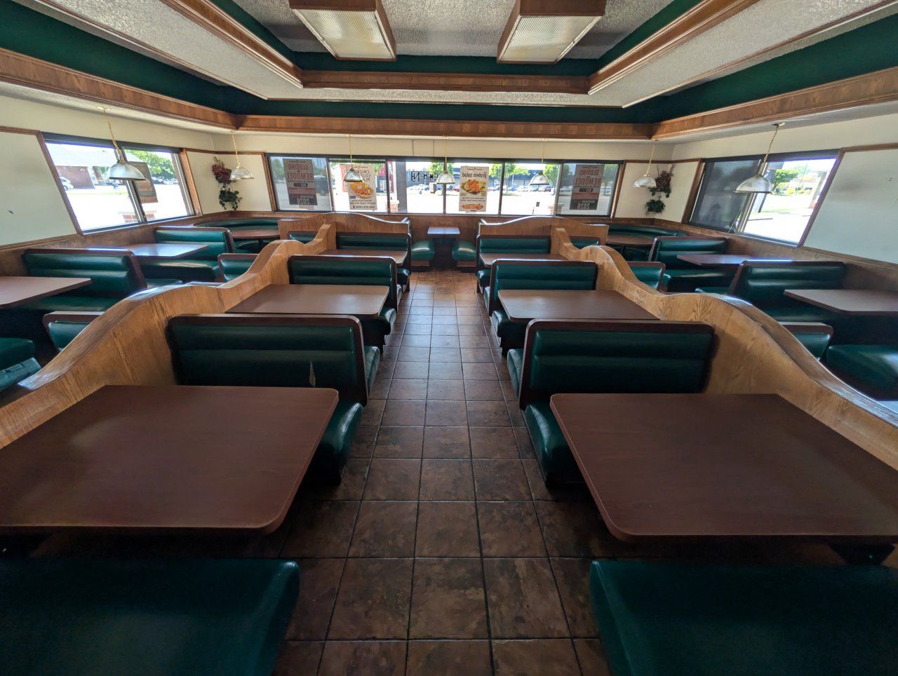 Restaurant Seating Booths and Tables