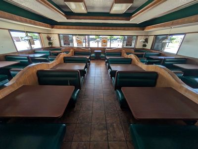 Restaurant Seating Booths and Tables