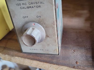 Heathkit 100 KC crystal Calibrator