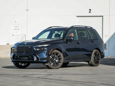 2025 BMW X7 M60i