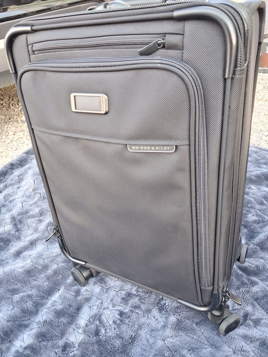 Briggs & Riley Baseline Collection Expandable Spinner Luggage - Black